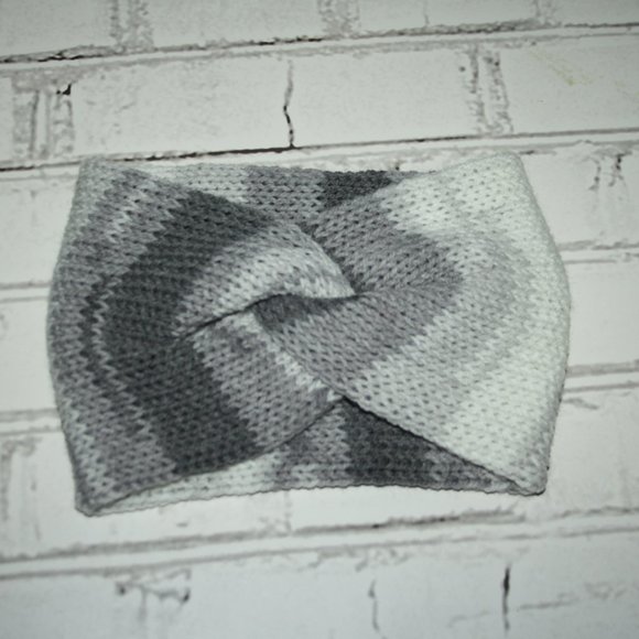 Gray and white striped NWoT handmade Knit headband ear warmer - Picture 5 of 5